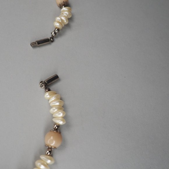 Vintage Mother of Pearl Jewelry Set - Picture 4 of 7